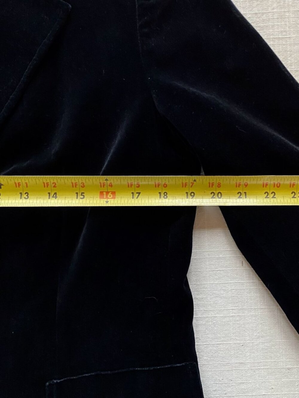 Vintage Black Velvet Blazer / Leslie Fay / 80s - Picture 5 of 9